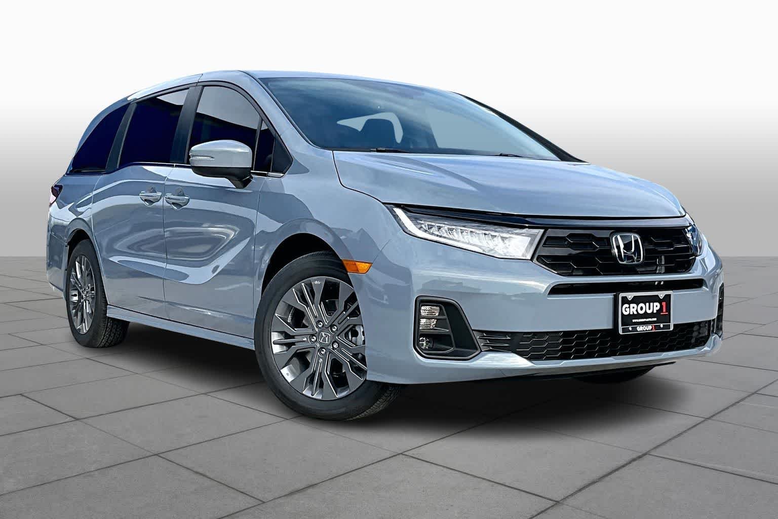 New 2026 Sonic Gray Pearl Honda Touring image 2