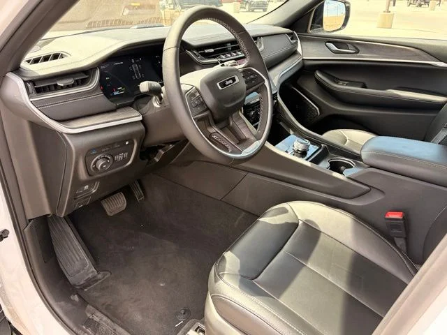Used 2024 White Jeep 4xe image 12