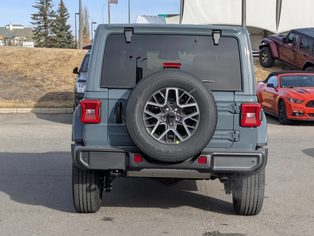 New 2026 Dark blue Jeep Sahara - - 4x4 - McKinley Leather - Body-Color Top - Alpine Audio - Remote Start & More! image 7