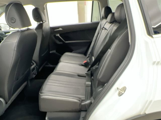 Used 2022 Pure White Volkswagen SE image 11