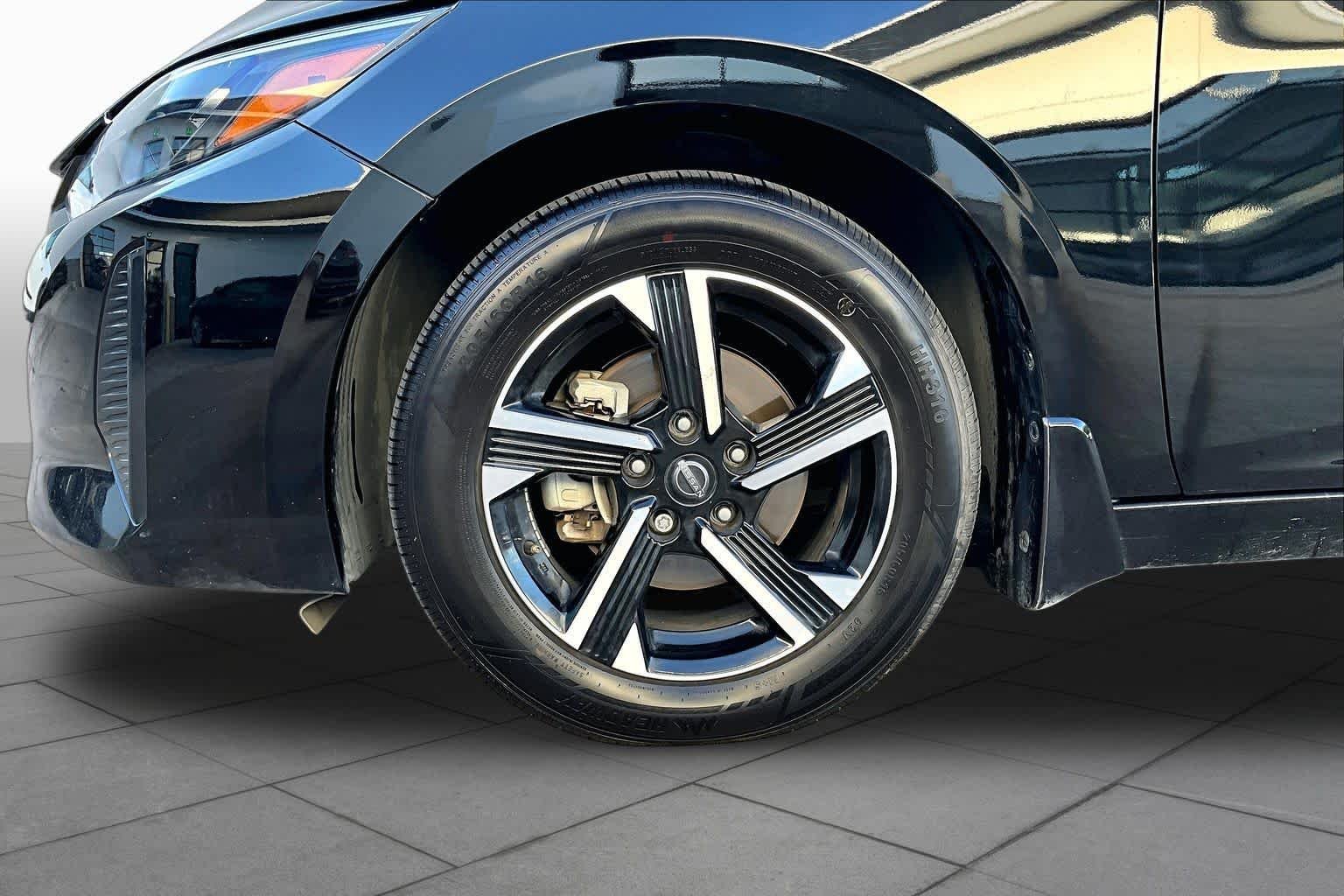 Used 2025 Super Black Nissan SV image 11