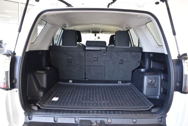 Certified Used 2019 White Toyota SR5 image 9