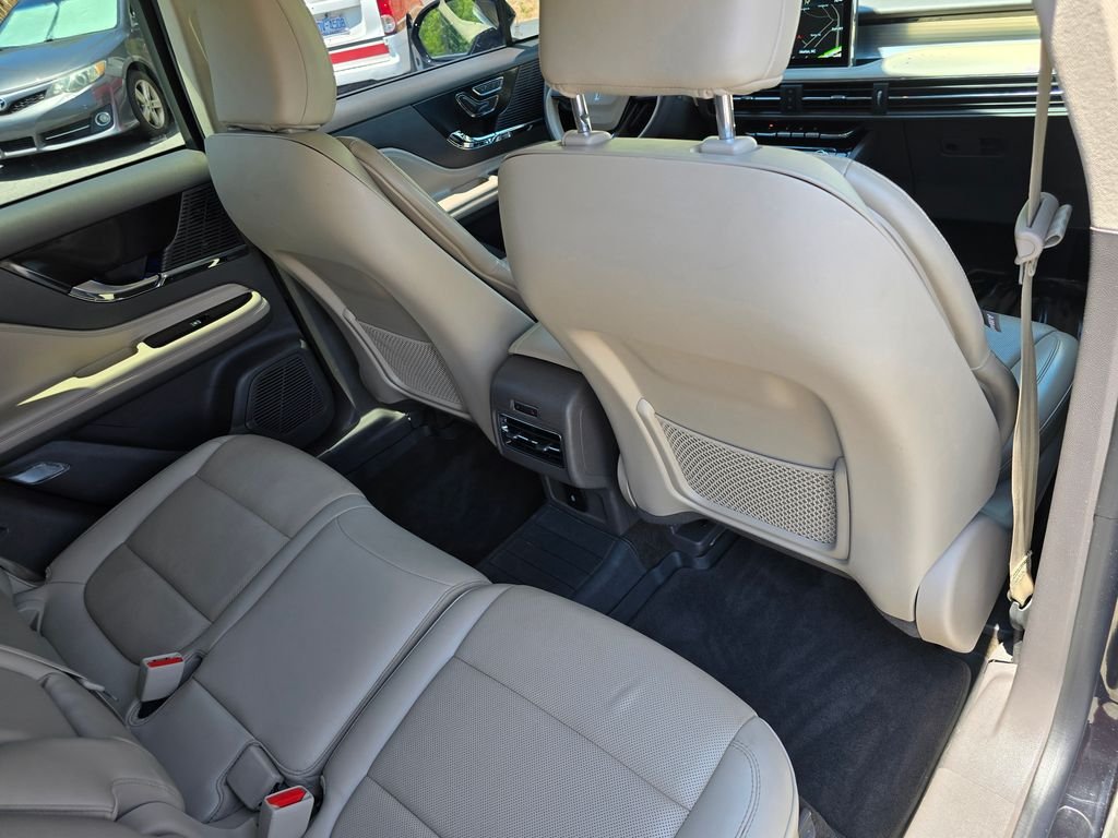 Used 2022 Black Metallic Lincoln Standard image 25