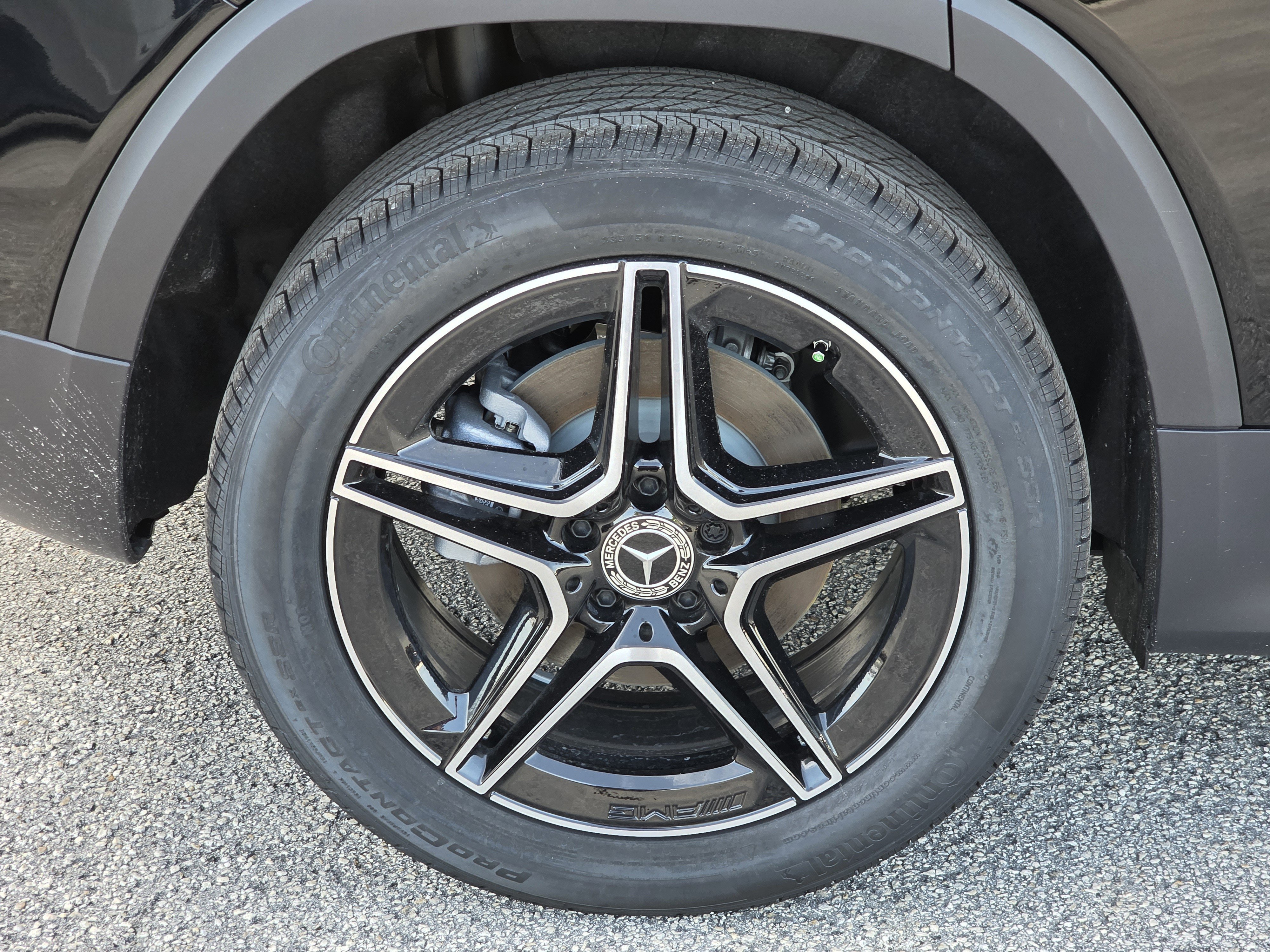 New 2026 Night Black Mercedes-Benz GLB 250 image 33
