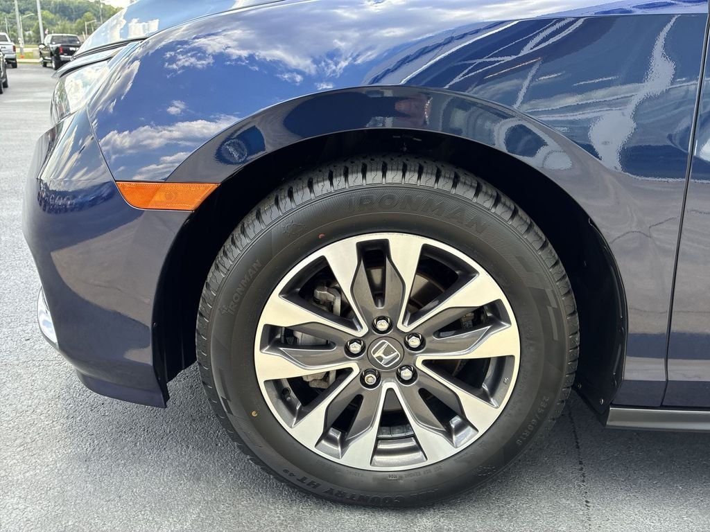 Used 2023 Gray Honda EX-L image 10