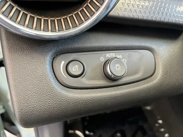 Used 2025 Cacti Green Chevrolet ACTIV image 55
