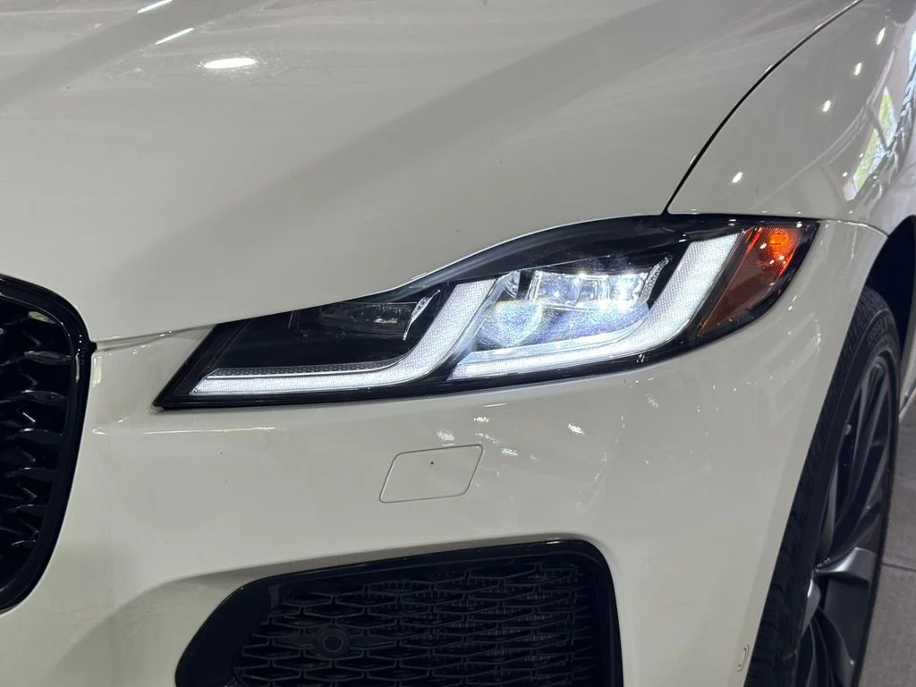 New 2026 Fuji White Jaguar P400 R-Dynamic S image 4