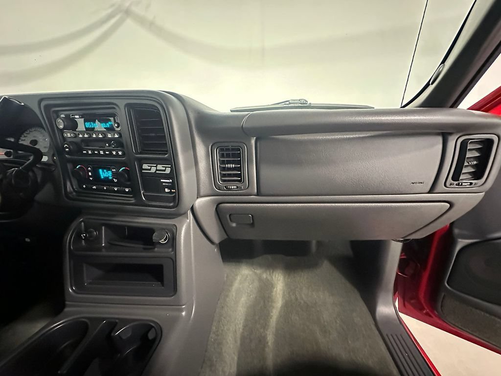 Used 2004 Victory Red Chevrolet NA image 41