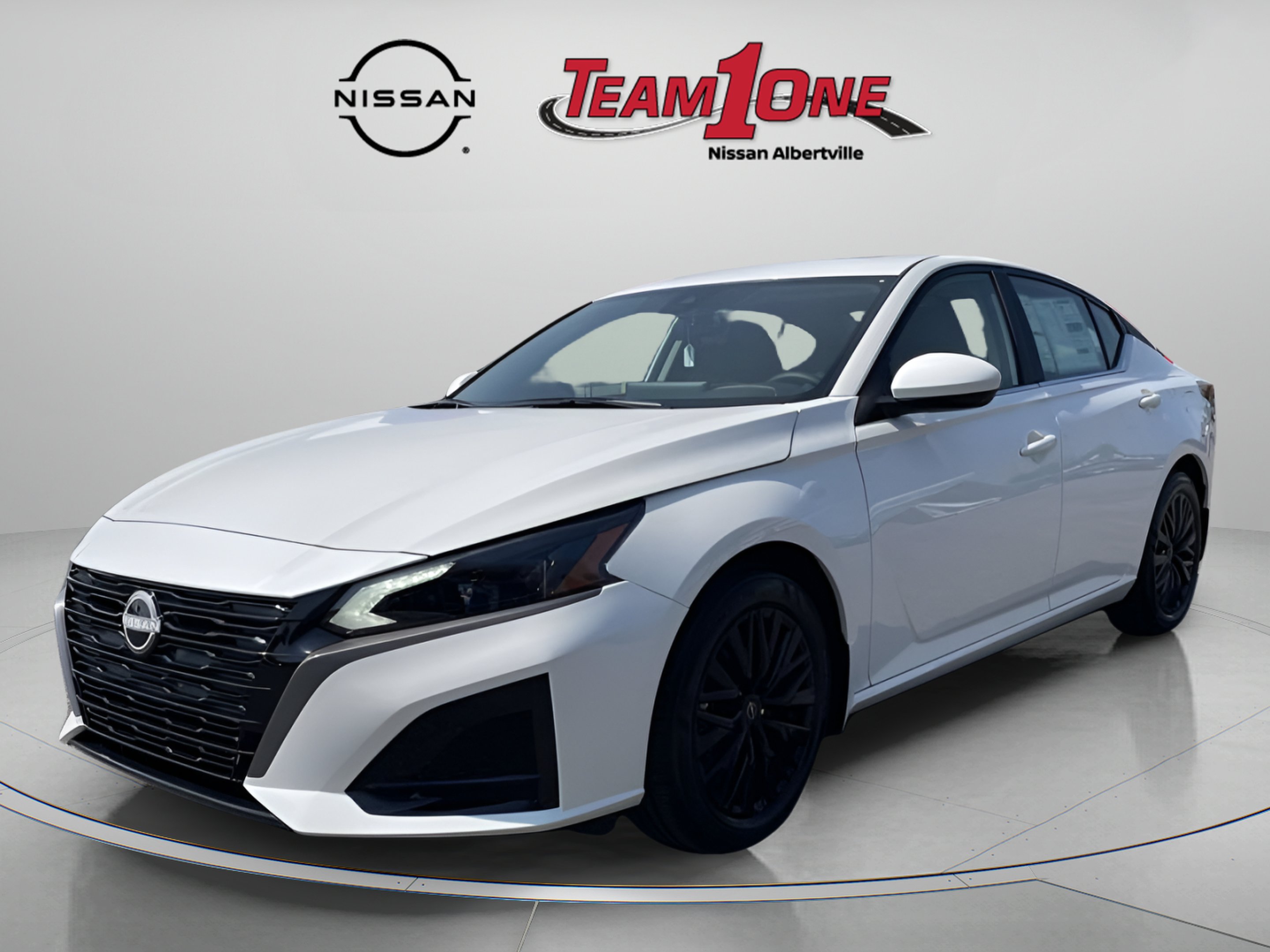 New 2026 Pearl White TriCoat Nissan 2.5 SV image 4