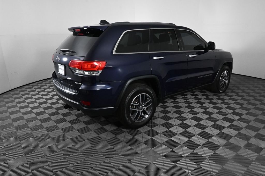 Used 2018 Blue Jeep Limited image 25