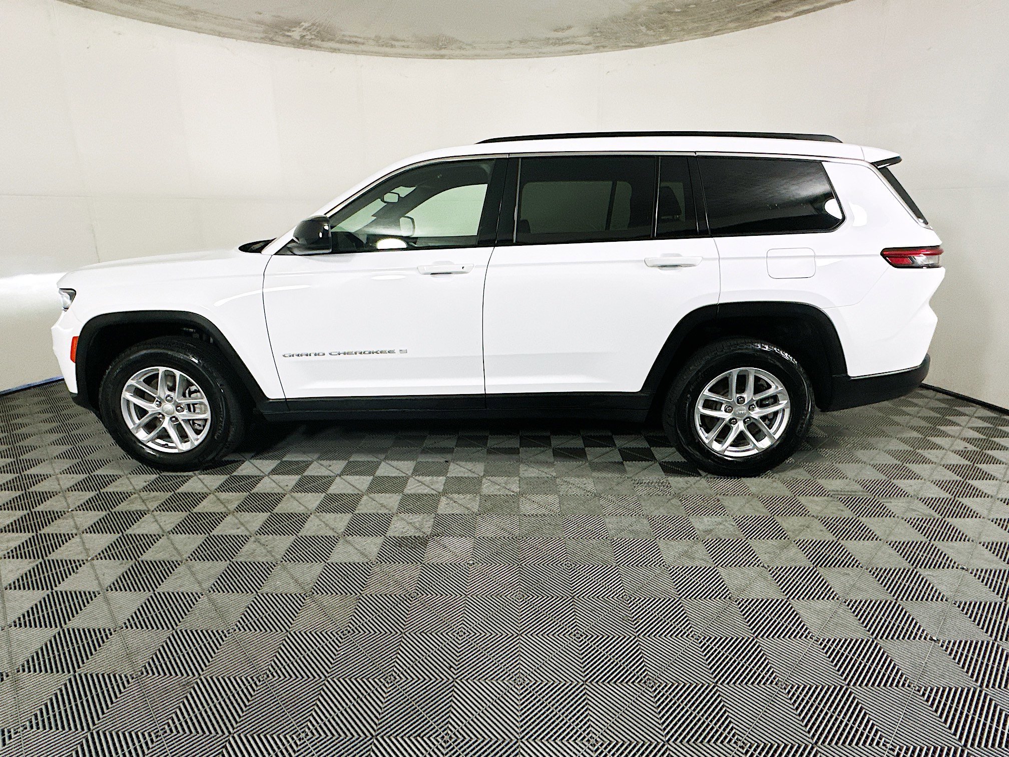 2024 Jeep Grand thumbnail 8