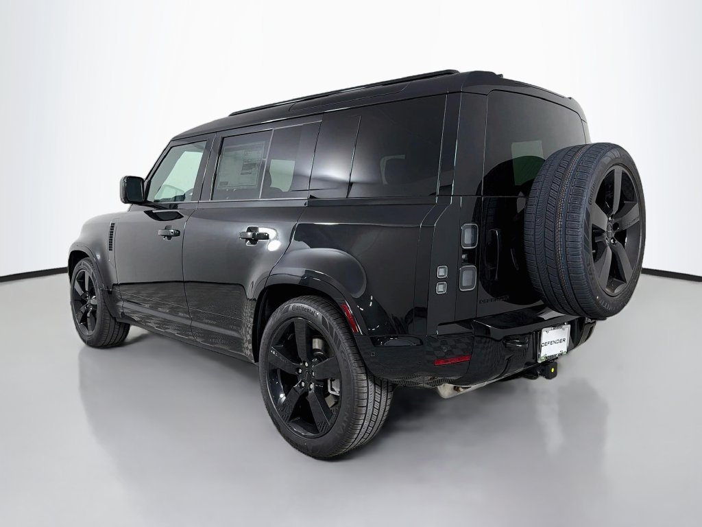 New 2026 Santorini Black Land Rover X-Dynamic SE image 7