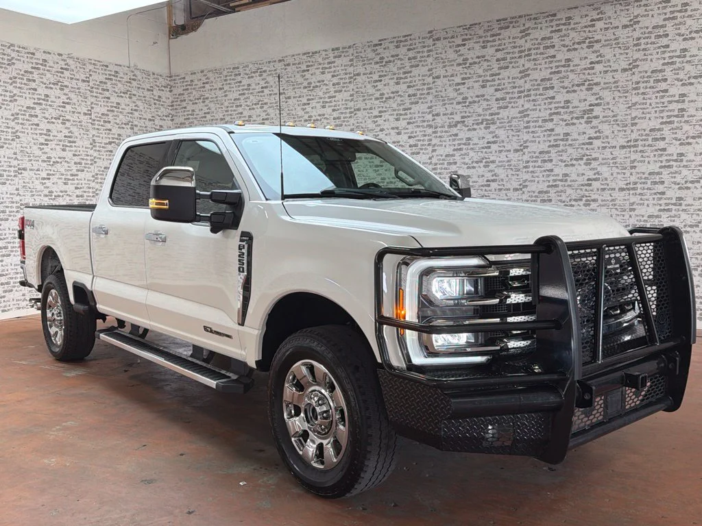 Used 2024 Oxford White Ford Lariat image 1