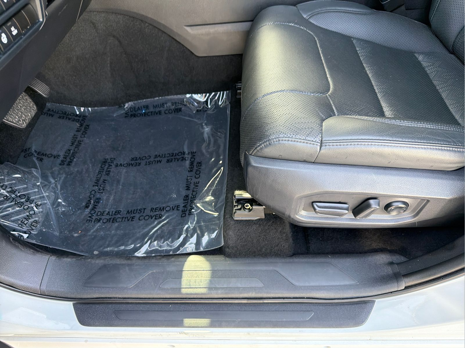 Used 2024 Ice Toyota SR5 image 31