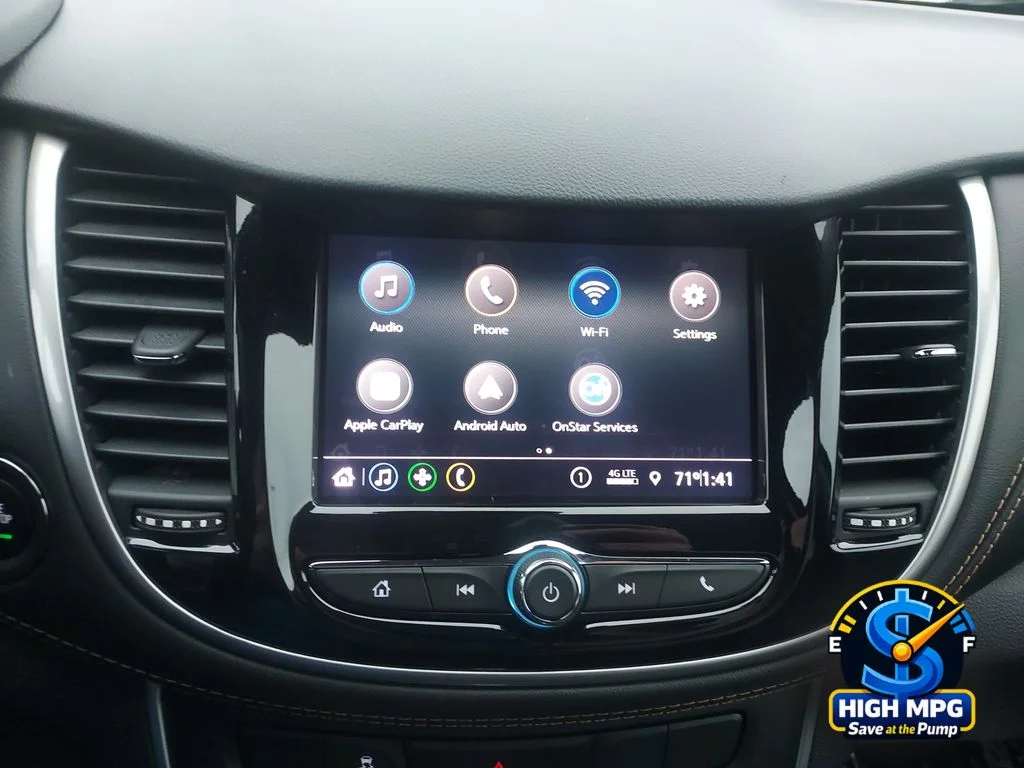 Used 2020 White Chevrolet LT image 13