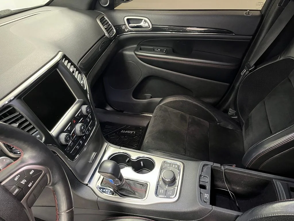 Used 2017 White Jeep Trailhawk image 39