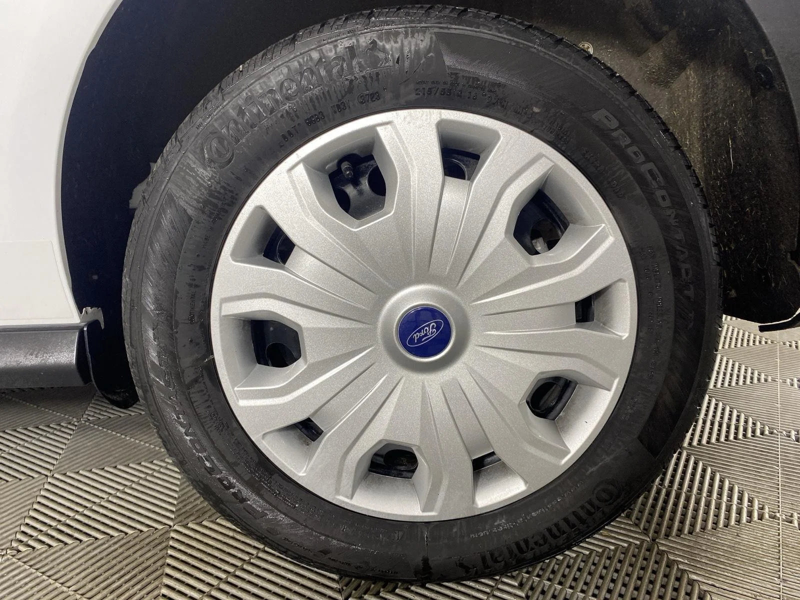 Used 2023 Frozen White Ford XL image 12