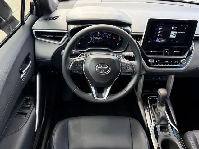 Used 2025  Toyota Hybrid XSE image 21