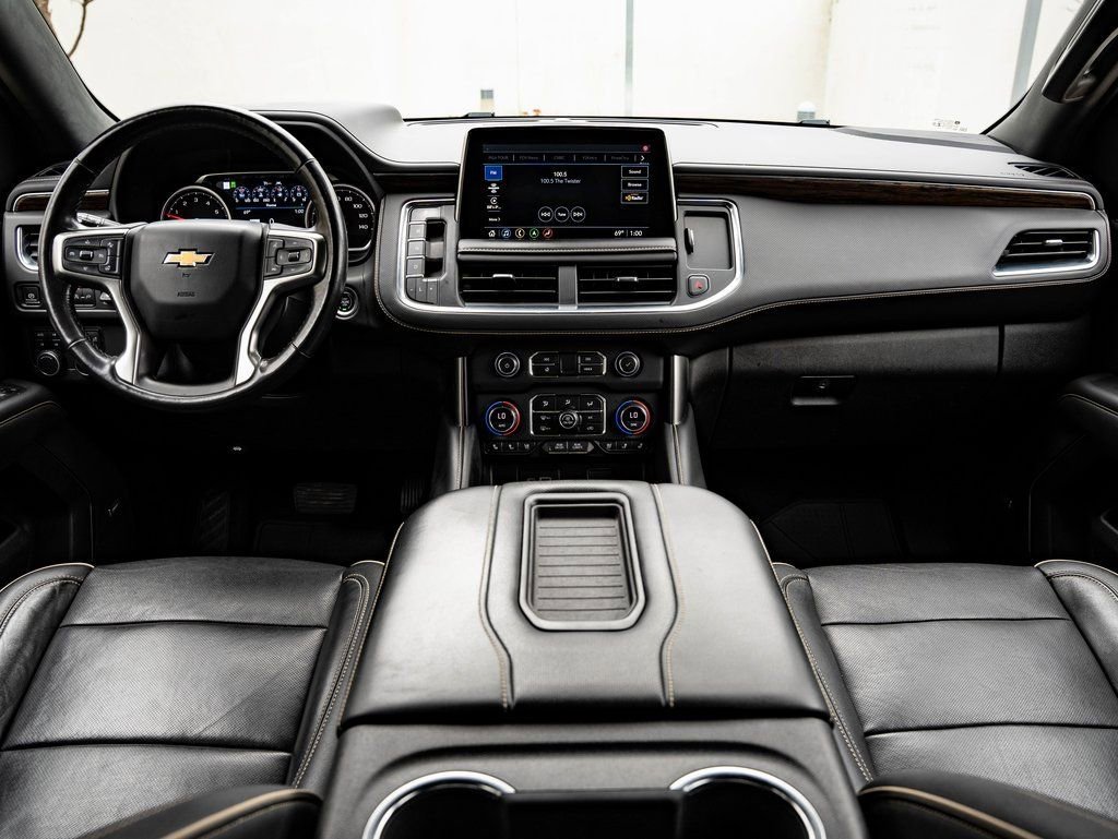 Used 2021 Iridescent Pearl Tricoat Chevrolet Premier image 35