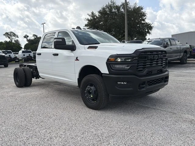 New 2026 Bright White Clear-Coat Exterior Paint RAM Tradesman image 2