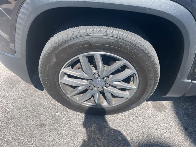 Used 2017 Ebony Twilight Metallic GMC SLE image 19