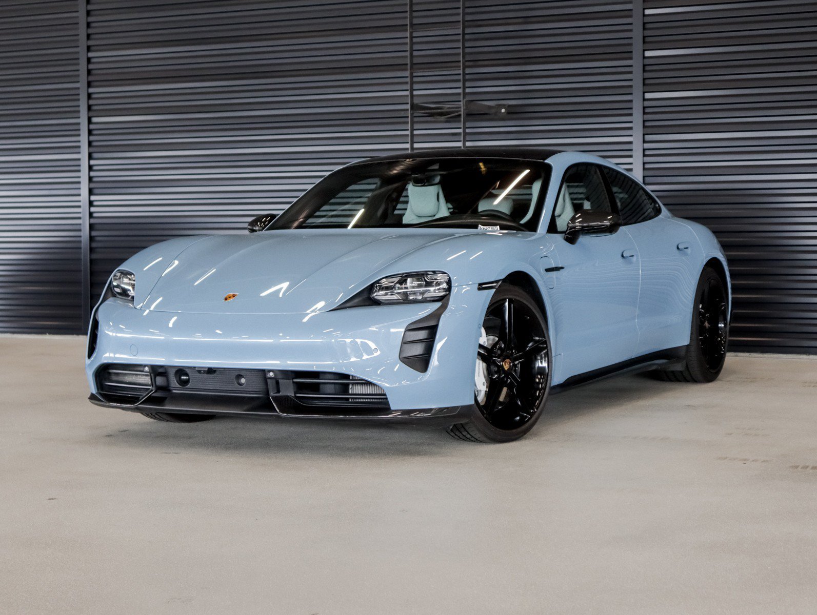 2022 Porsche Taycan Turbo's photo