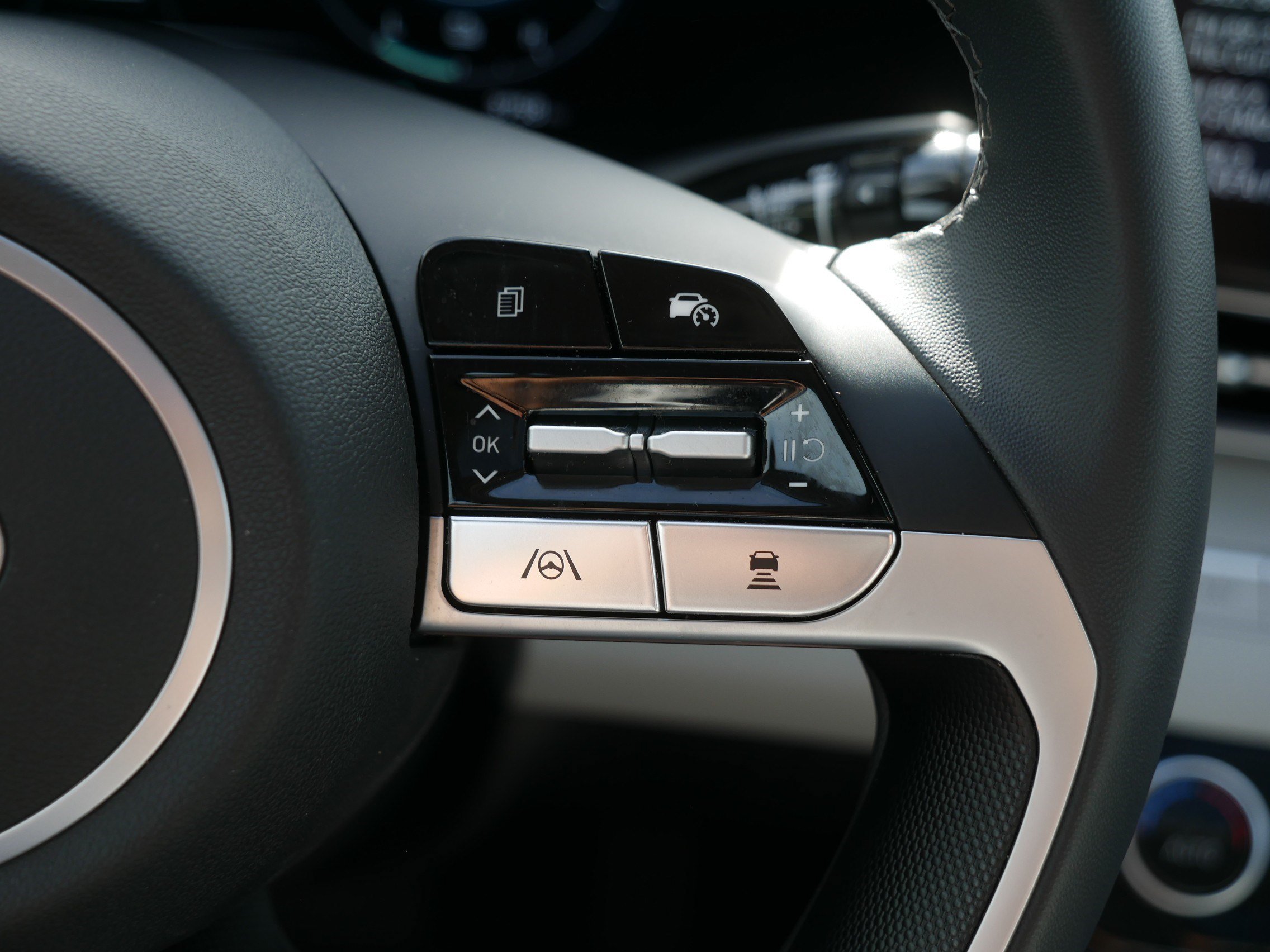 2026 Hyundai Elantra Limited - Photo 30