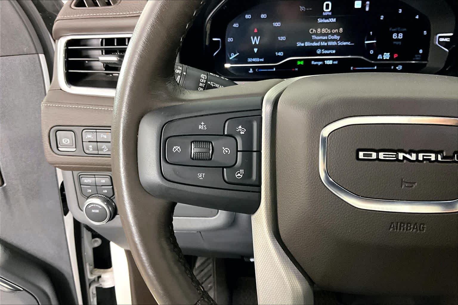 2022 GMC Yukon XL Denali - Photo 23