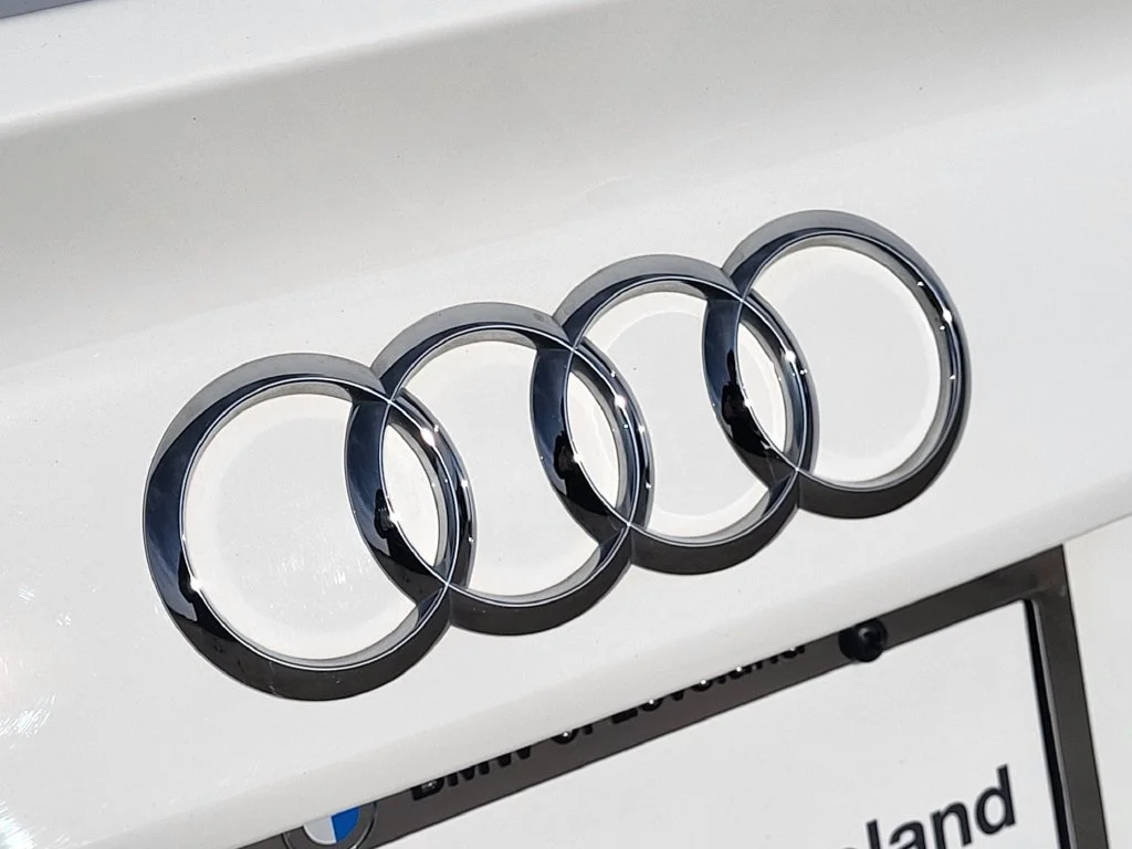 Used 2022 White Audi  image 25