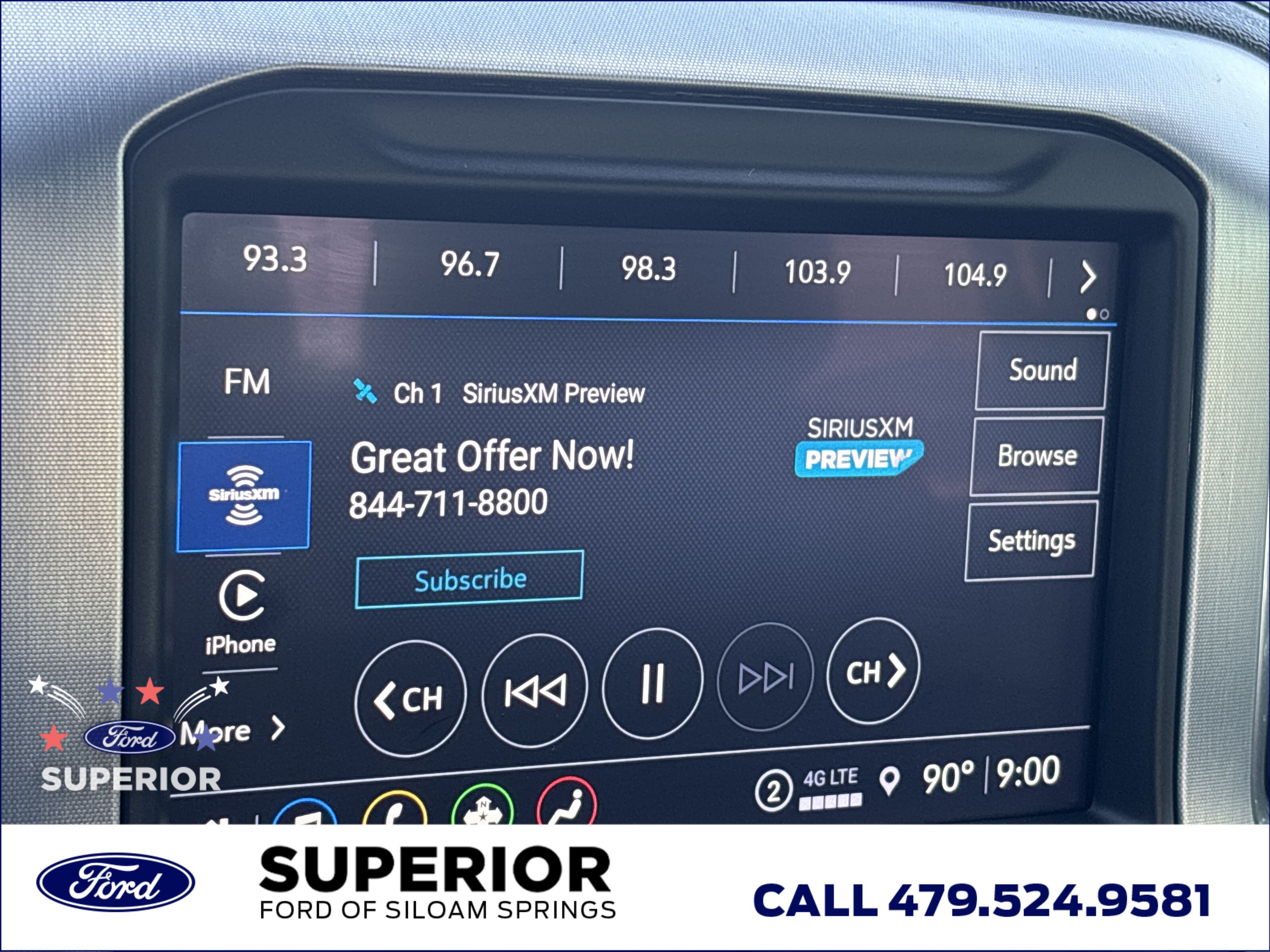 Used 2021 White Frost Tricoat GMC SLT 4WD image 33