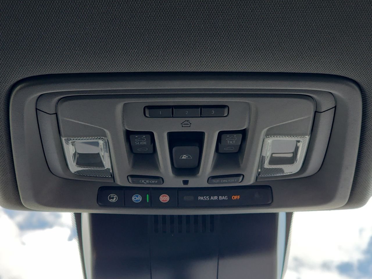 Used 2024 Sterling Metallic GMC Denali image 29