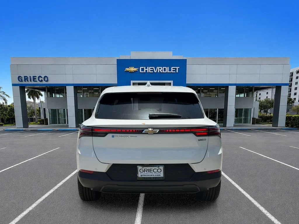 New 2026 Summit White Chevrolet LT image 4