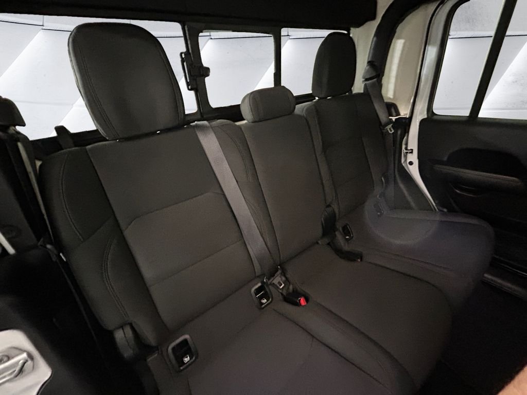 Used 2023 White Jeep Overland image 16