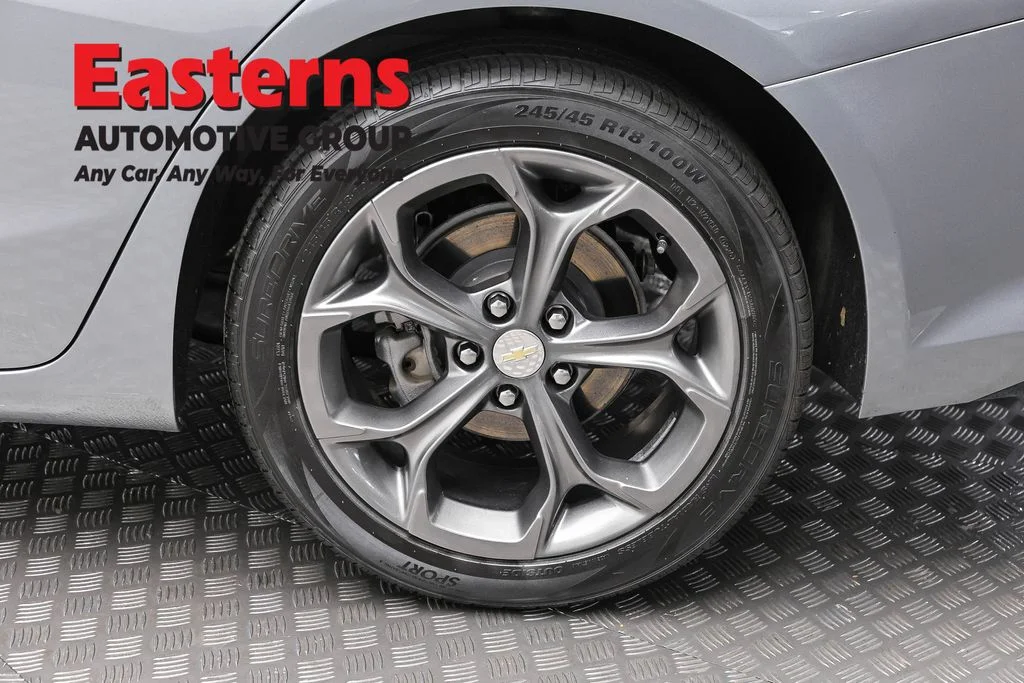 Used 2023 Gray Chevrolet LT image 8
