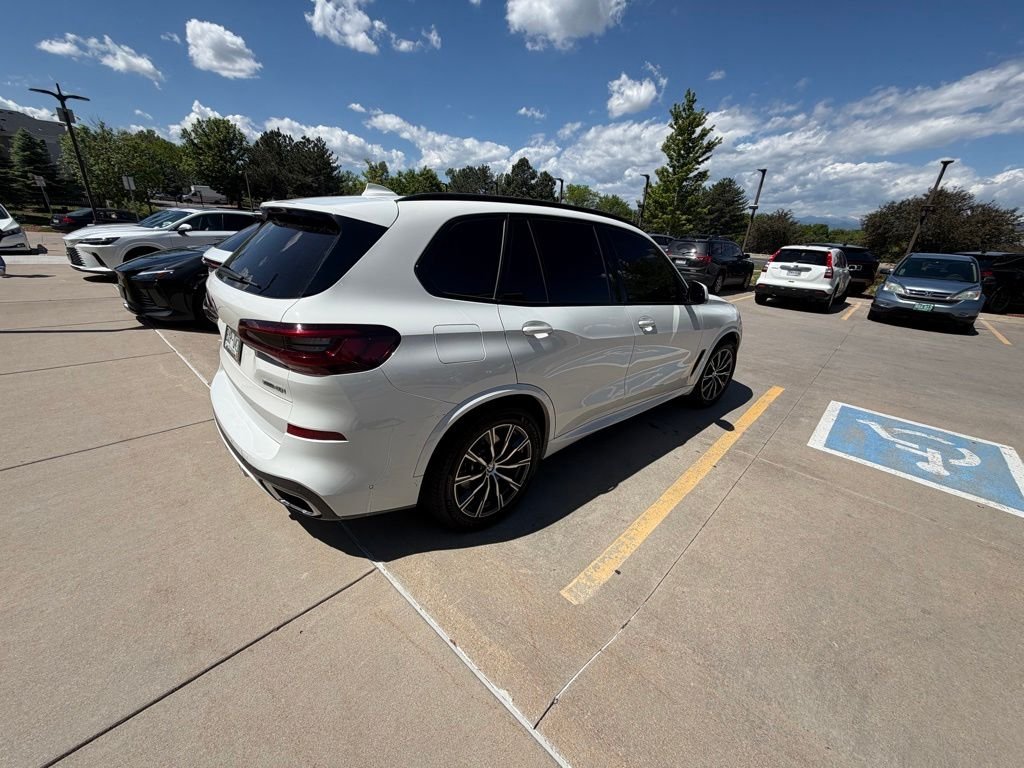 2022 BMW X5 xDrive40i's photo
