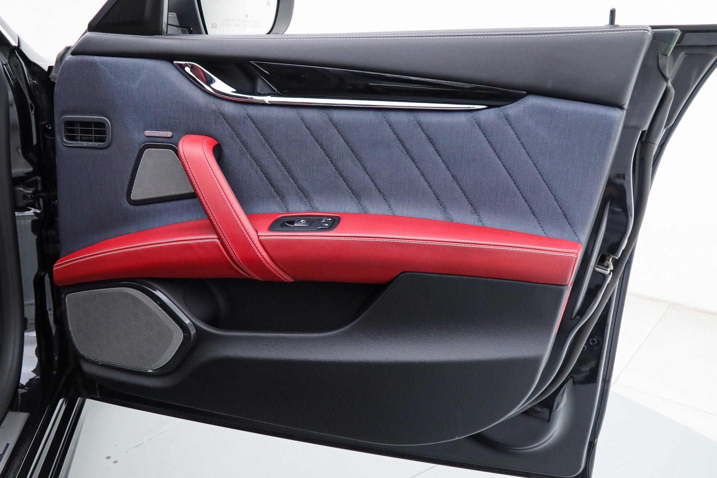 Used 2018 Black Maserati S Q4 GranLusso image 10