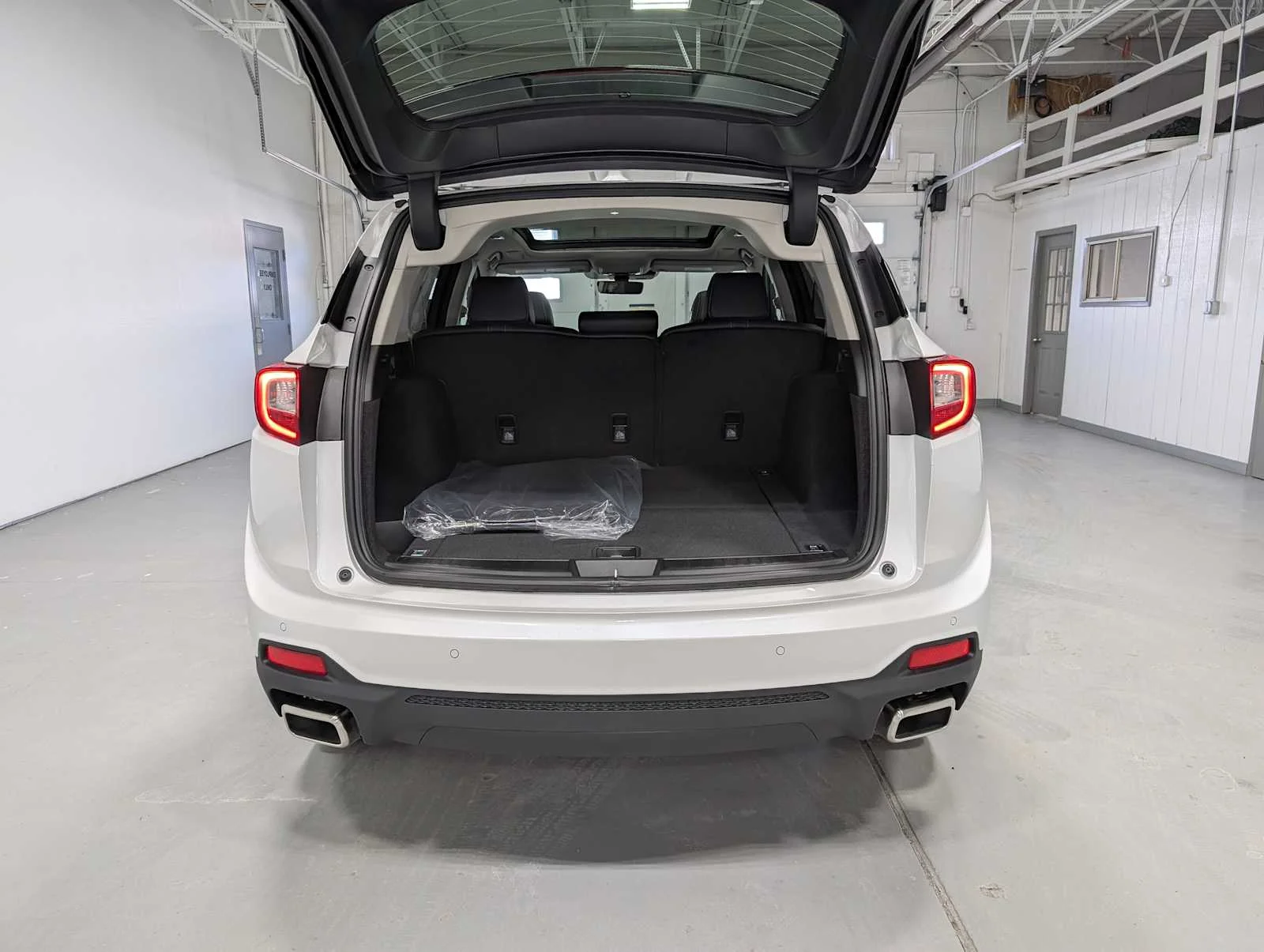 New 2026 Platinum White Pearl Acura w/Technology Package image 15