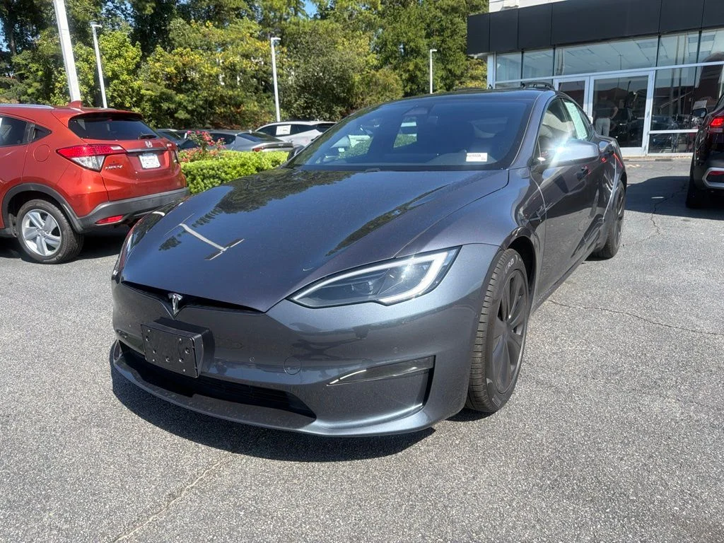 Used 2023 Gray Tesla  image 1