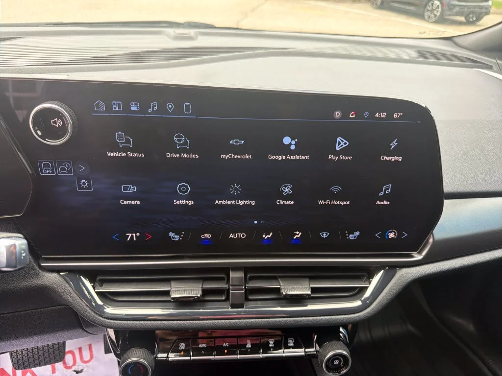 2025 Chevrolet Equinox EV RS - Photo 19