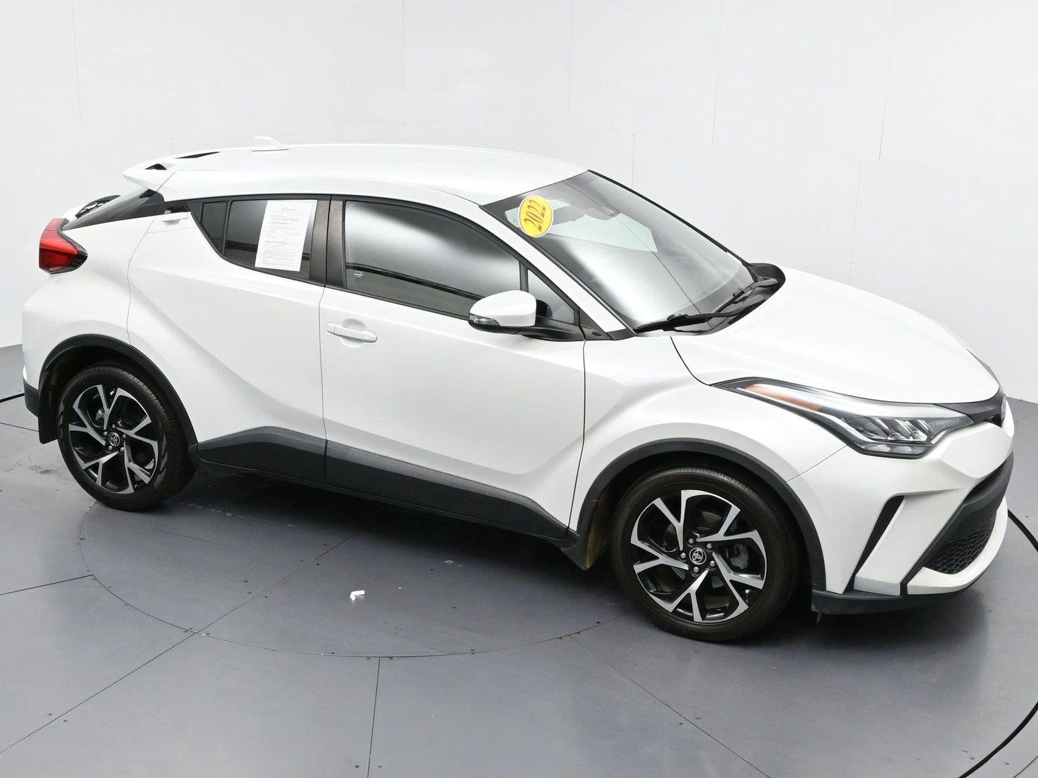 Used 2022 Wind Chill Pearl Toyota XLE image 34