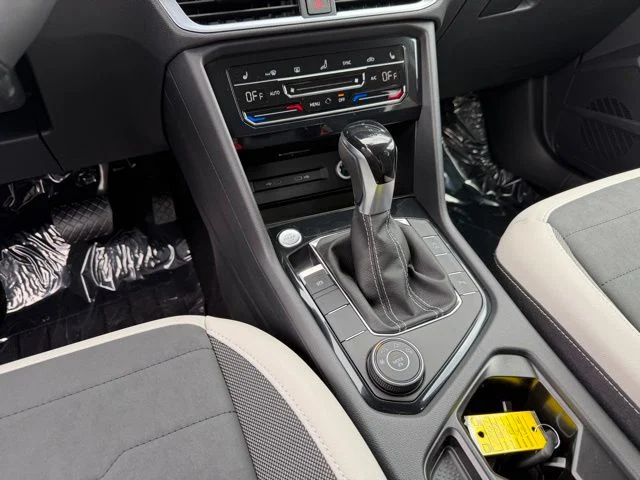 New 2026 White Volkswagen 1.5T SE image 12