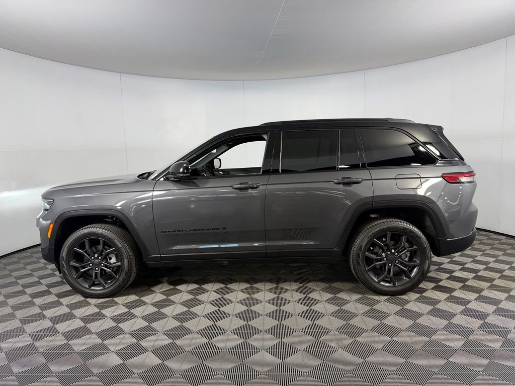 Certified Used 2025 Gray Jeep Limited image 9