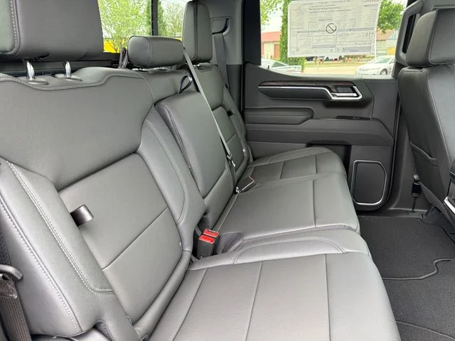 2026 GMC Sierra 1500 SLT - Photo 23