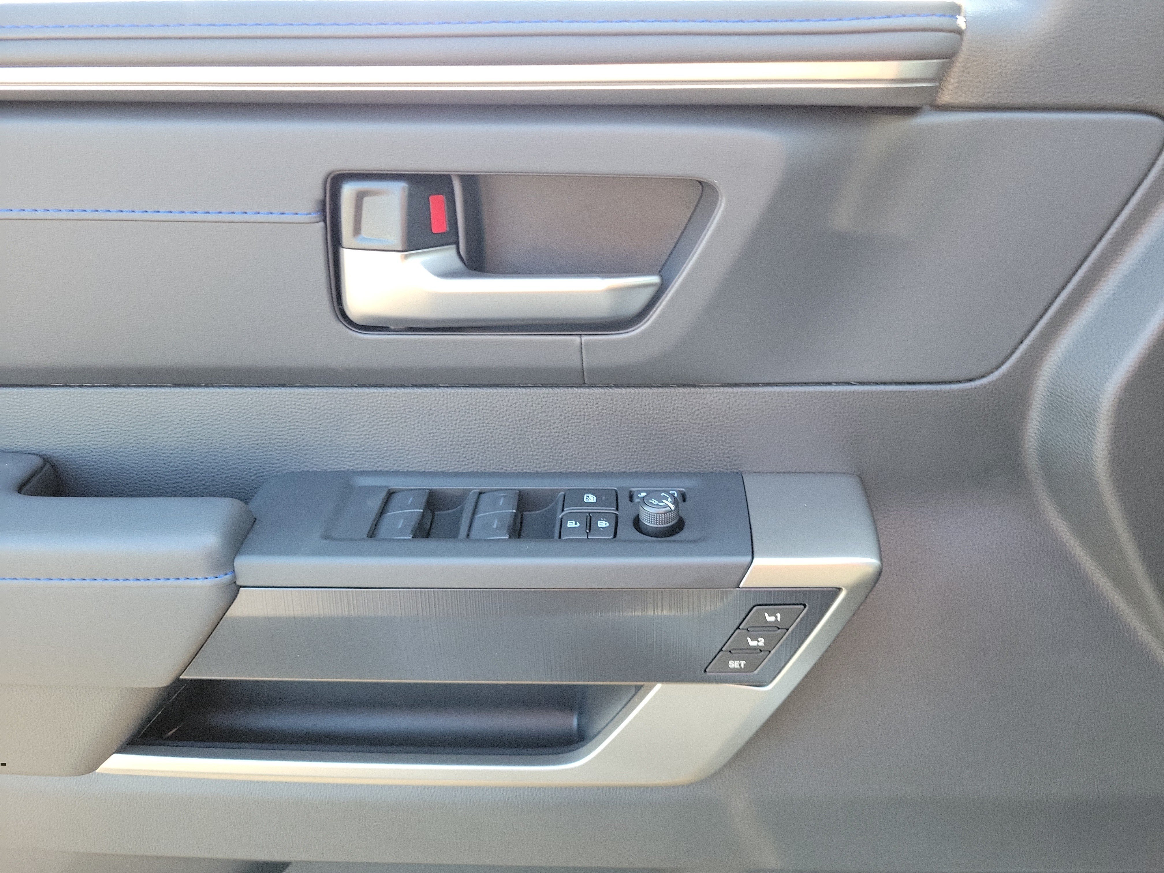 New 2026 Wind Chill Pearl <sup>1</sup> Toyota Tundra Platinum image 17