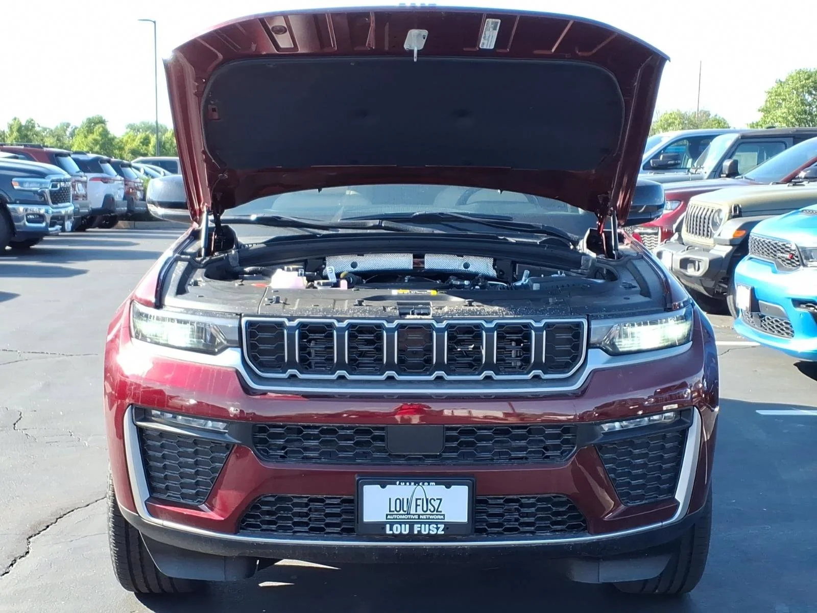 New 2026 Velvet Red Pearl-Coat Exterior Paint Jeep Limited image 22