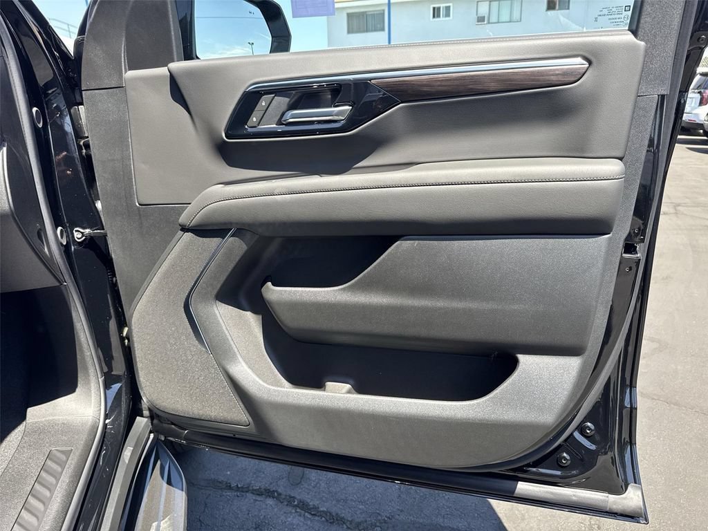2026 Chevrolet Suburban LS - Photo 31