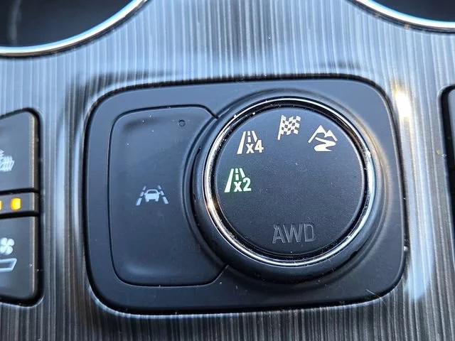 2023 GMC Acadia SLT - Photo 10