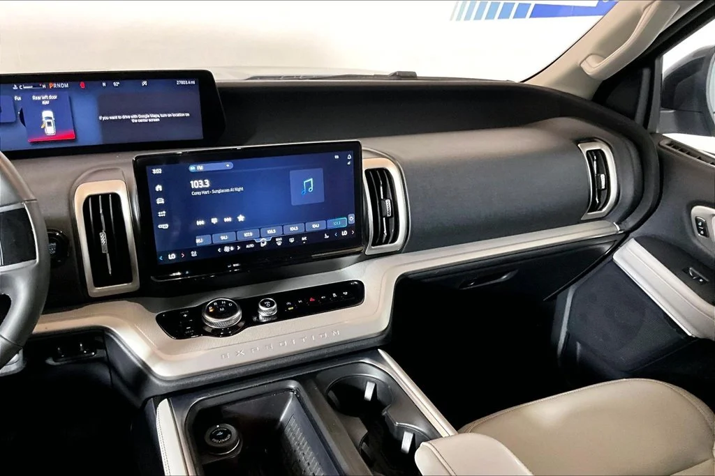 Used 2025 Gray Metallic Ford Active image 5