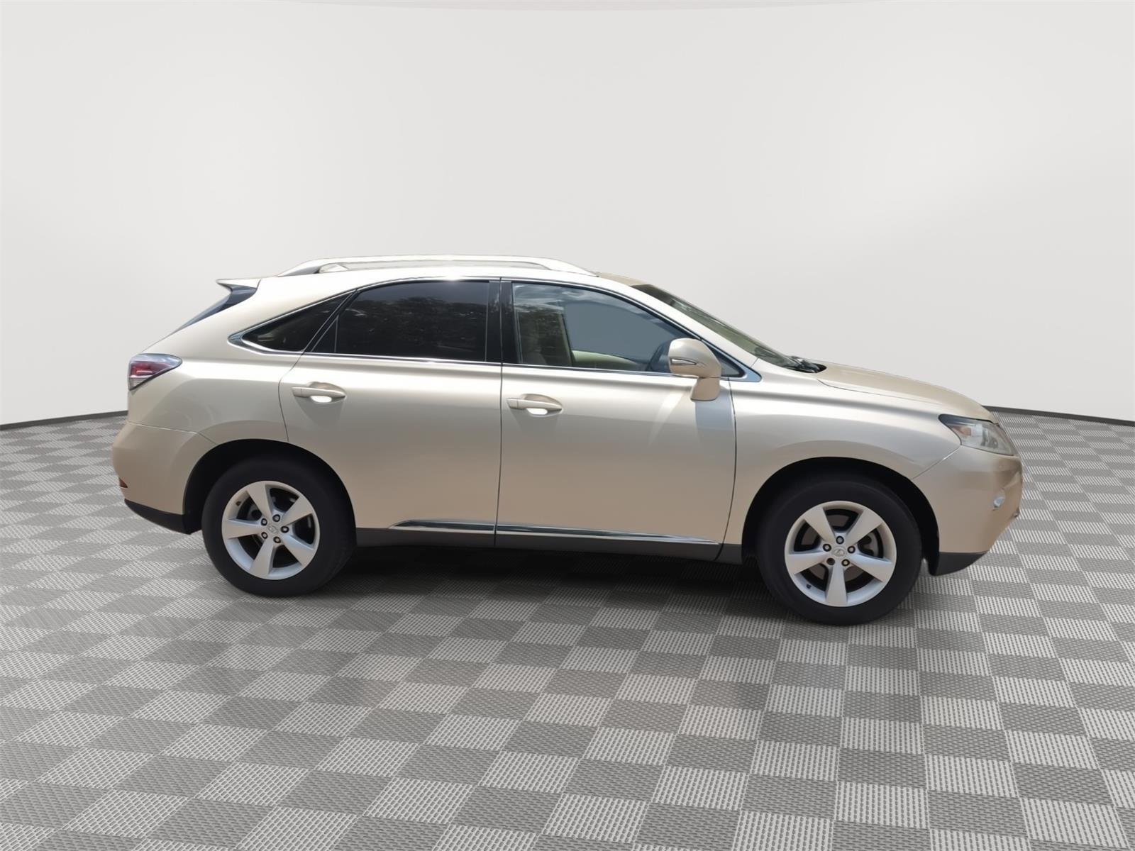 Used 2015 Satin Cashmere Metallic Lexus Base image 10