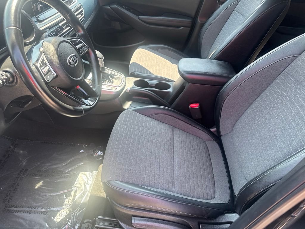 Used 2021 Black Kia S image 24